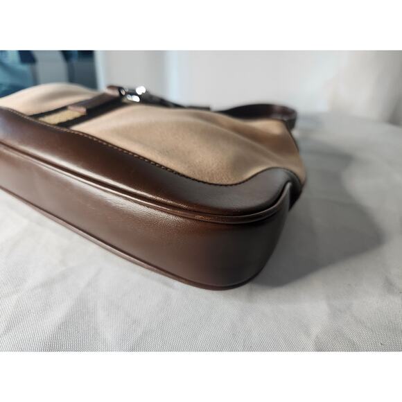 Gucci Jackie Shoulder Bag in Beige with Brown Vintage Small Adjustable Strap - Picture 9 of 16